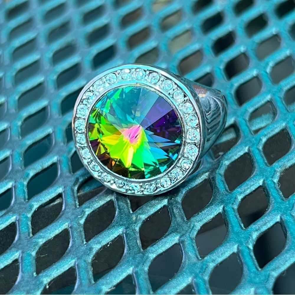 Sparkly statement ring made with Swarovski crystal size 9 - Picture 6 of 7